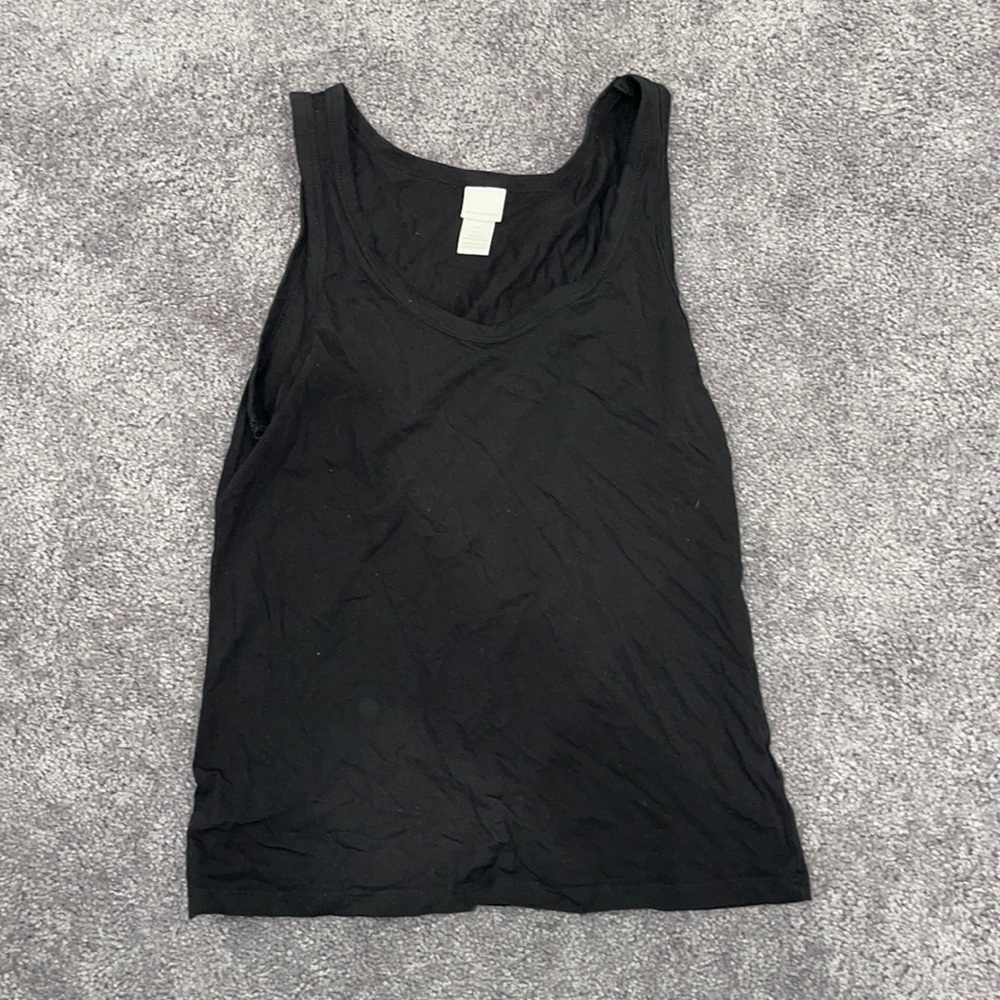H and M undershirt